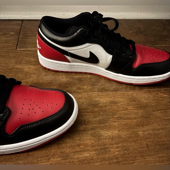 Men's Air Jordan 1 low Black and Red Sneakers - Picture 5 of 9